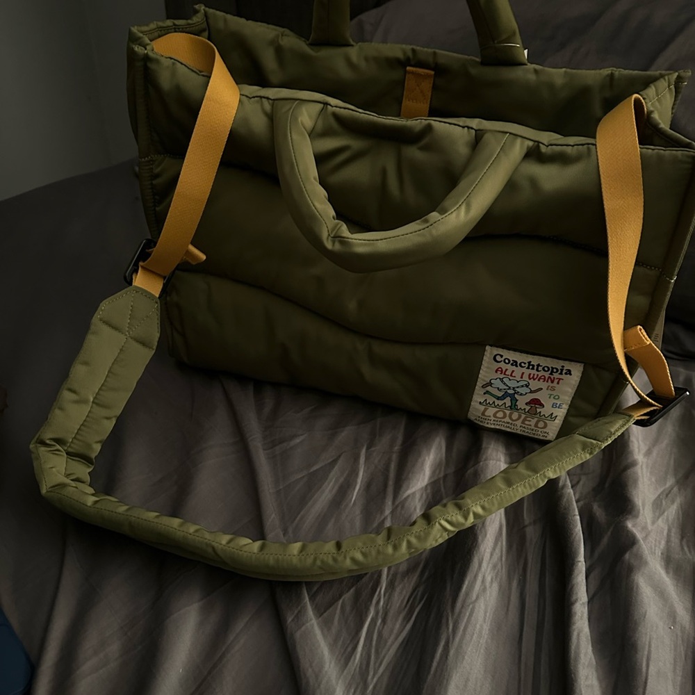 Coachtopia Olive Green Quilted Tote Bag - Picture 4 of 6